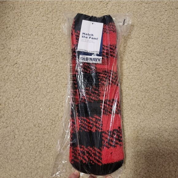 NWT Old Navy cozy crew/red/black thick socks - Picture 1 of 4